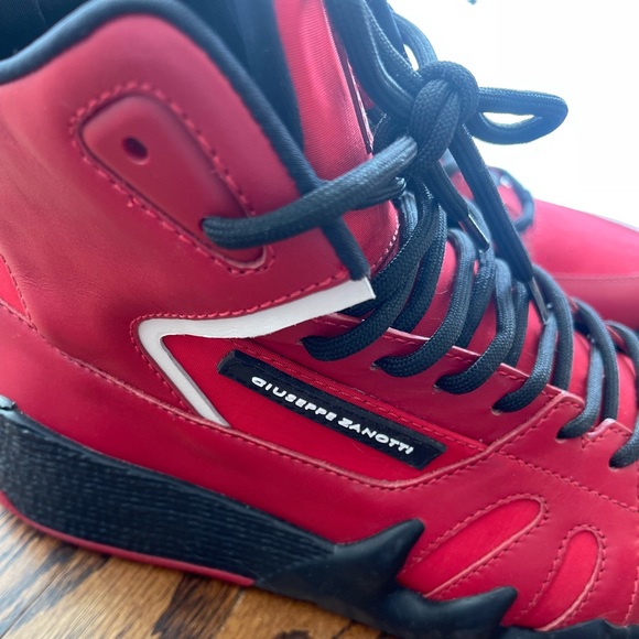 Gorgeous Giuseppe Zanotti - Picture 2 of 7